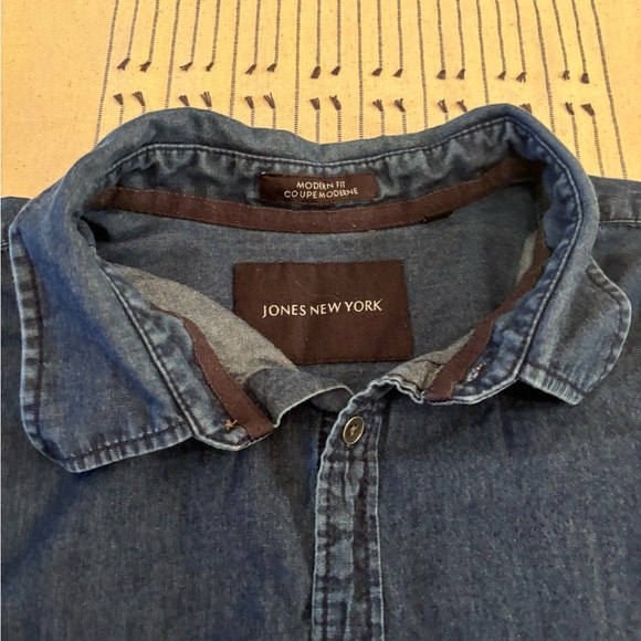 Jones New York Denim Shirt - Picture 2 of 2